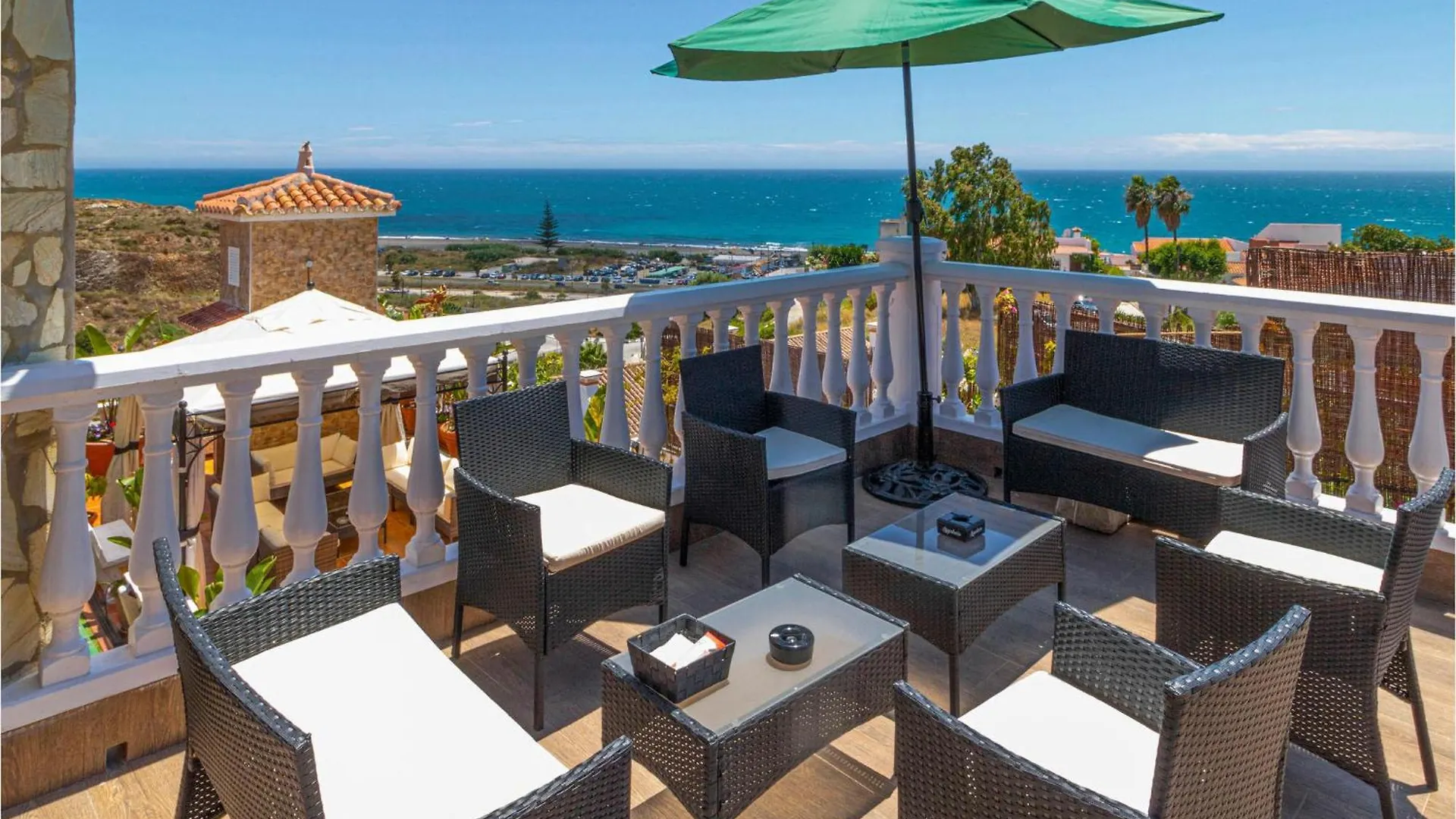 Awesome Home In Benajarafe Spain